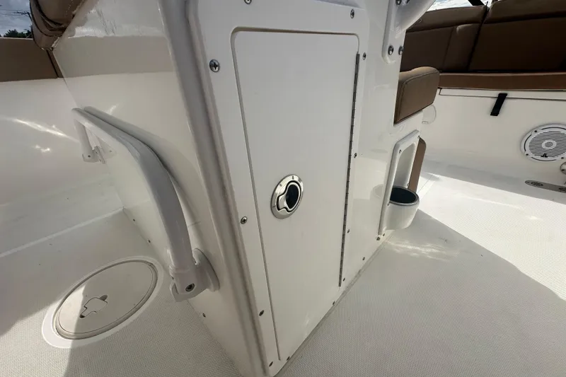 Slide: The Image of Open storage drawer on 2020 Sea Hunt Ultra 255 SE boat. - 113