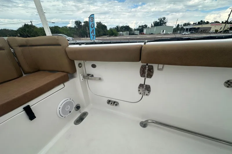 Slide: The Image of Yamaha 300 outboard motor on a 2020 Sea Hunt Ultra 255 SE boat. - 140