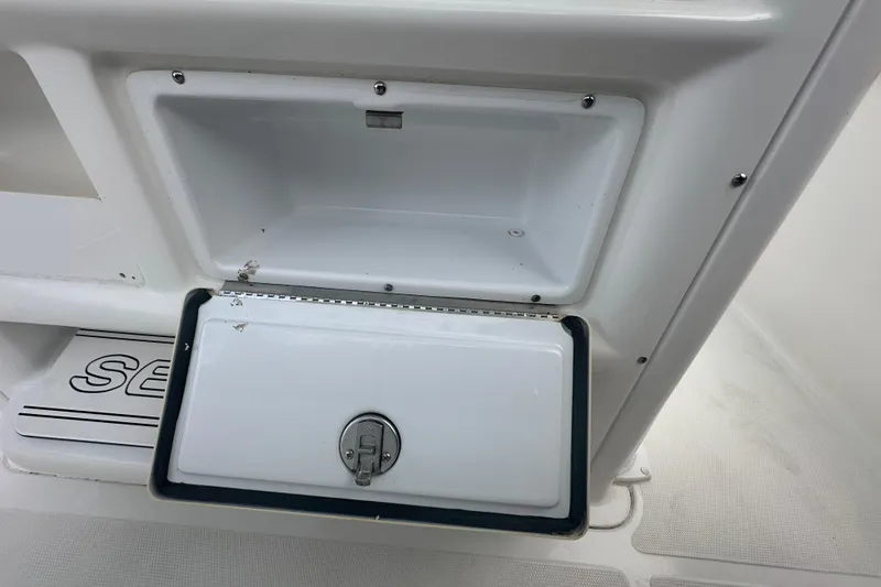 Slide: The Image of Sea Hunt Ultra 255 SE 2020 boat interior with branded step detail. - 60