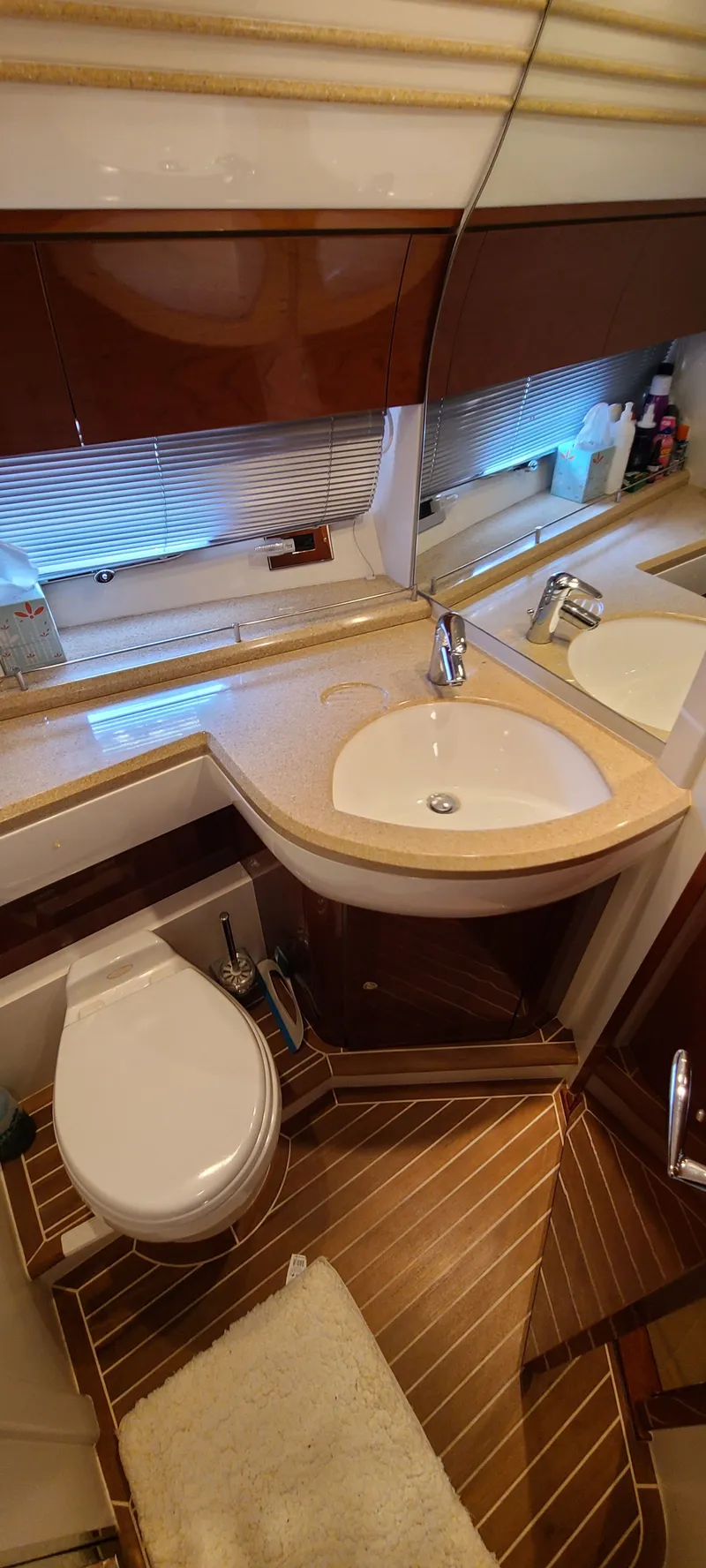 Slide: The Image of Luxurious bathroom on the 2006 Viking Princess 61 Flybridge yacht. - 21