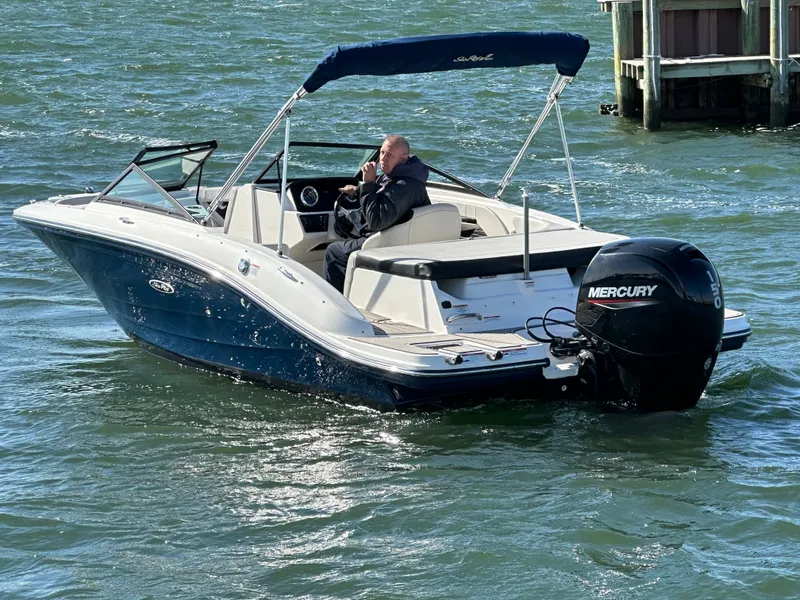 Slide: The Image of Sea Ray SPX 190 Outboard 2022 - 11