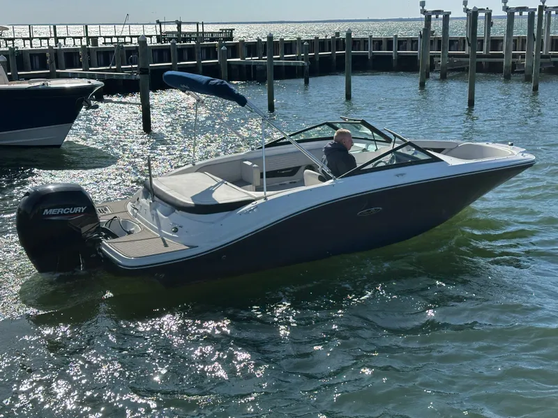 Slide: The Image of Sea Ray SPX 190 Outboard 2022 - 13