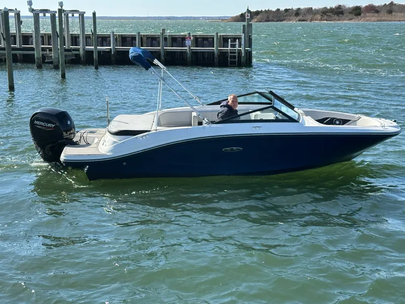 Slide: The Image of Sea Ray SPX 190 Outboard 2022 - 17