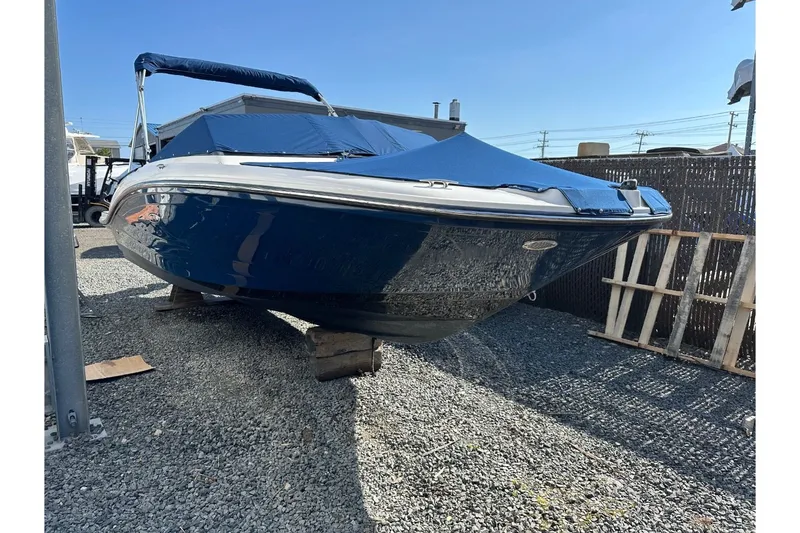 Slide: The Image of Sea Ray SPX 190 Outboard 2022 - 24