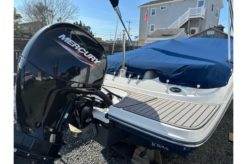 Slide: The Image of Sea Ray SPX 190 Outboard 2022 - 26