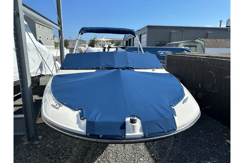 Slide: The Image of Sea Ray SPX 190 Outboard 2022 - 27
