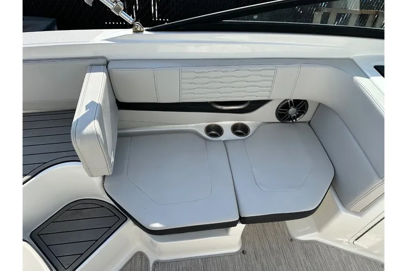 Slide: The Image of Sea Ray SPX 190 Outboard 2022 - 34