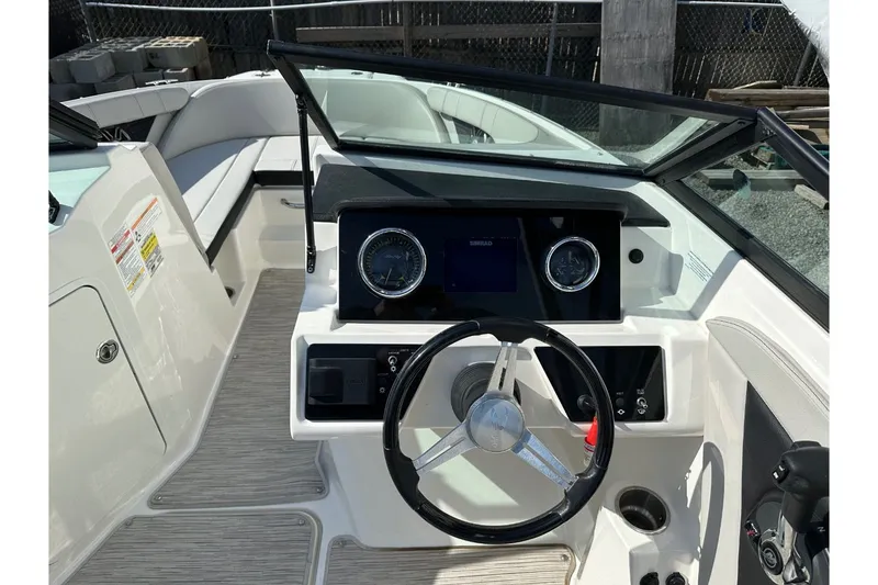 Slide: The Image of Sea Ray SPX 190 Outboard 2022 - 41