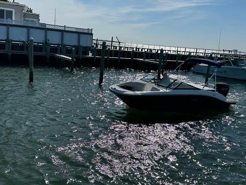 Slide: The Image of Sea Ray SPX 190 Outboard 2022 - 55