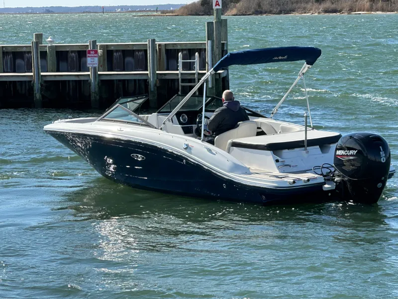 Slide: The Image of Sea Ray SPX 190 Outboard 2022 - 8