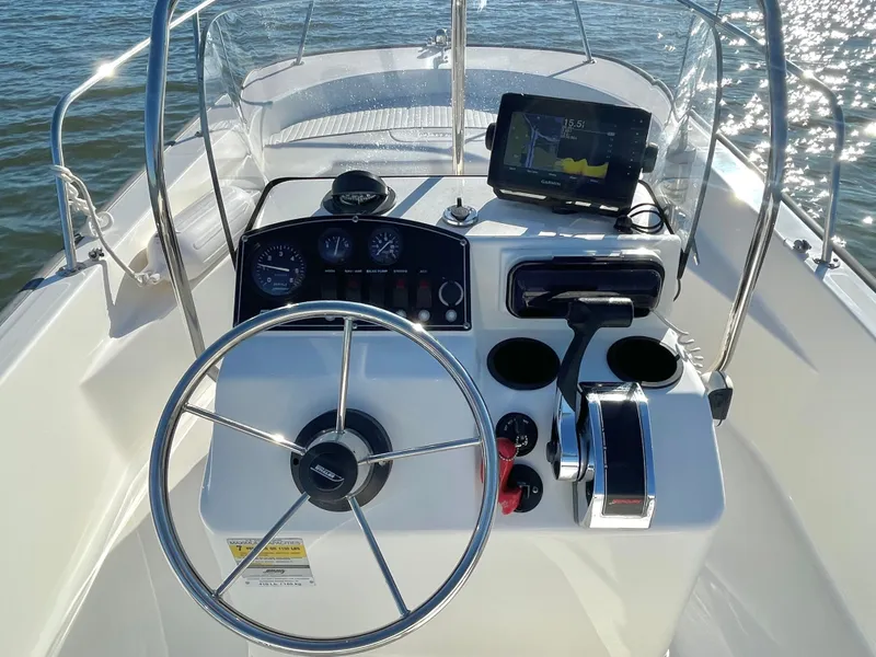 Slide: The Image of Boston Whaler MONTAUK 17MTK 2006 - 18