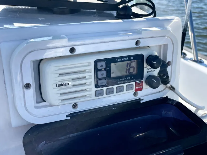 Slide: The Image of Boston Whaler MONTAUK 17MTK 2006 - 24