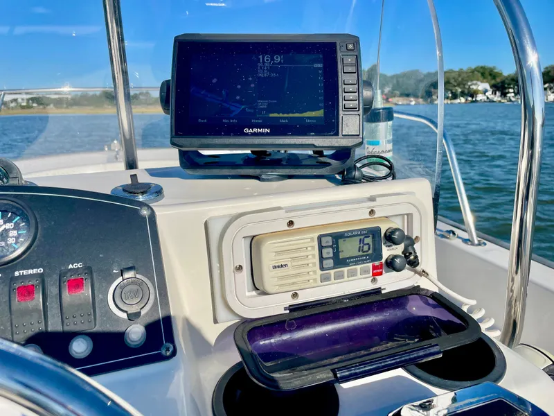 Slide: The Image of Boston Whaler MONTAUK 17MTK 2006 - 25