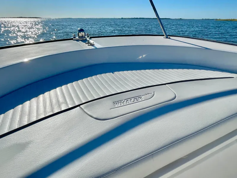 Slide: The Image of Boston Whaler MONTAUK 17MTK 2006 - 27