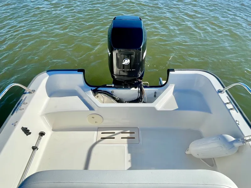 Slide: The Image of Boston Whaler MONTAUK 17MTK 2006 - 33