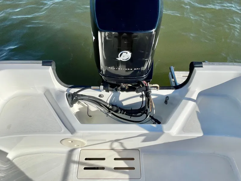 Slide: The Image of Boston Whaler MONTAUK 17MTK 2006 - 34