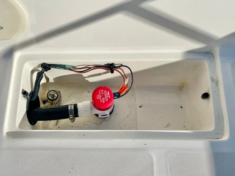 Slide: The Image of Boston Whaler MONTAUK 17MTK 2006 - 36