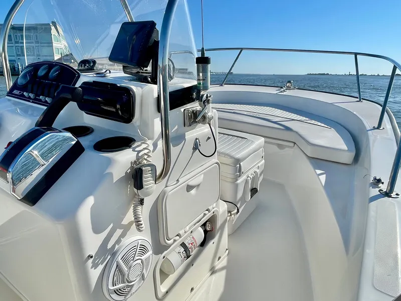 Slide: The Image of Boston Whaler MONTAUK 17MTK 2006 - 44