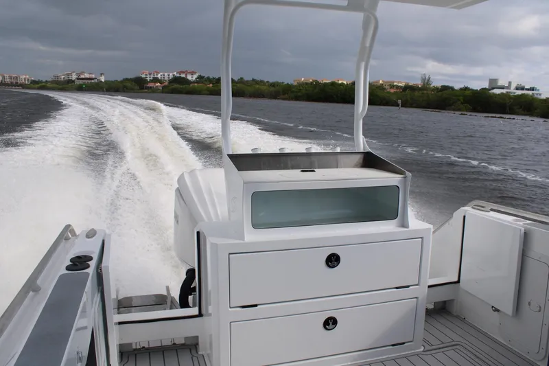 Slide: The Image of 27' 2024 Genesis Craft 2700 Cuddy Cabin - 10