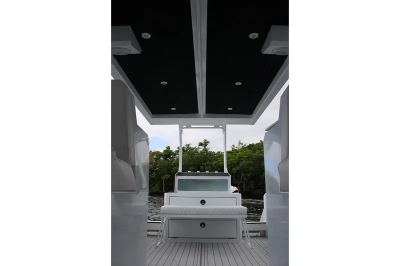 Slide: The Image of 27' 2024 Genesis Craft 2700 Cuddy Cabin - 22