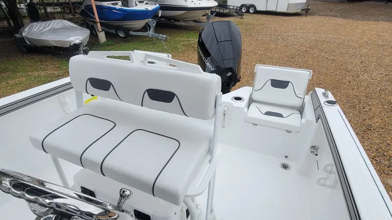 Slide: The Image of Wellcraft 202 Fisherman 2026 - 14