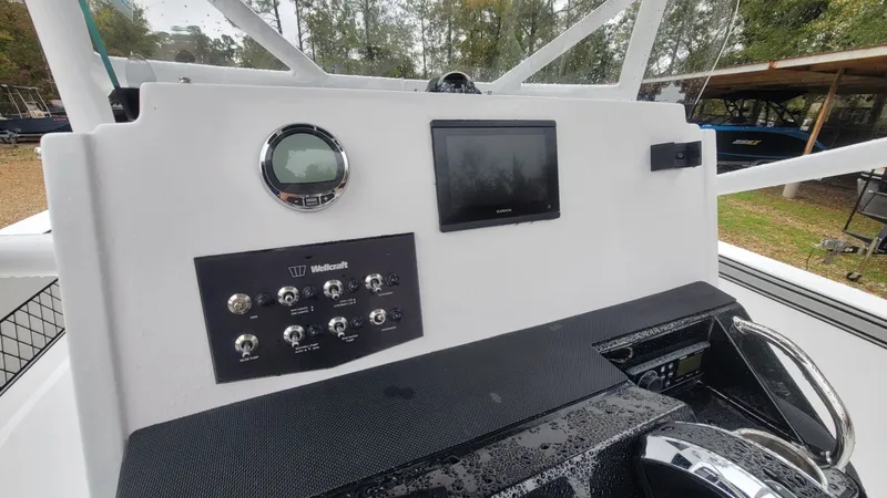 Slide: The Image of Wellcraft 202 Fisherman 2026 - 17