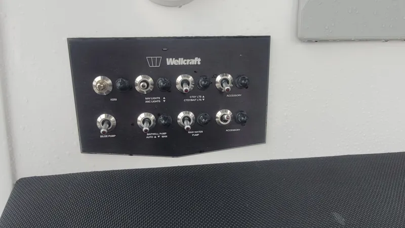 Slide: The Image of Wellcraft 202 Fisherman 2026 - 9