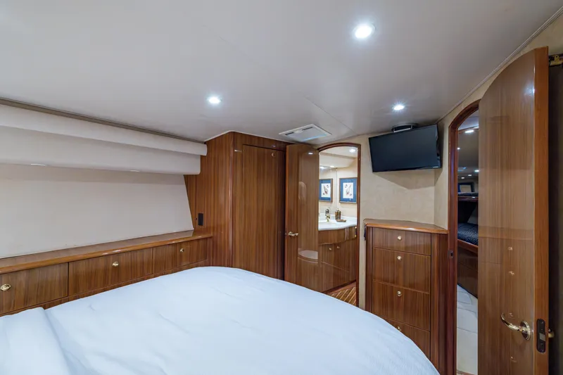 Slide: The Image of Viking 52 QUALIFIER - Master Stateroom - 13