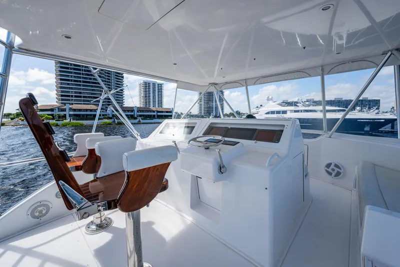 Slide: The Image of Viking 52 QUALIFIER - Flybridge Helm - 21
