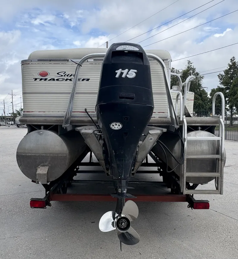 Slide: The Image of Sun Tracker Party Barge 24 2006 - 3