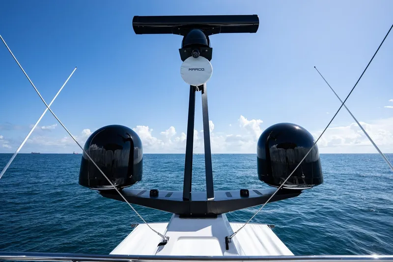 Slide: The Image of 2024 Azimut S7 yacht radar system against a clear blue ocean backdrop. - 29