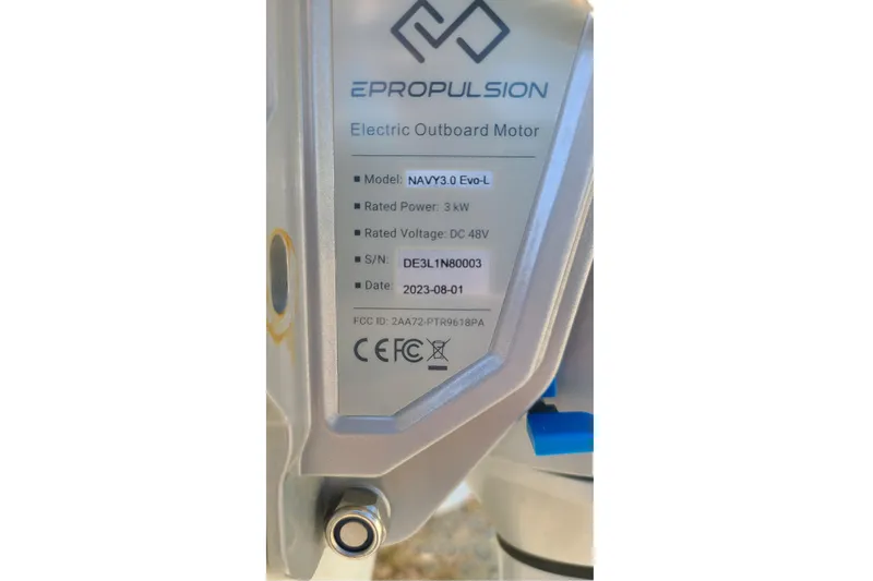 Slide: The Image of Electric outboard motor label, ePropulsion Navy 3.0 Evo-L, 3kW, 48V, serial DE3LN80003. - 20