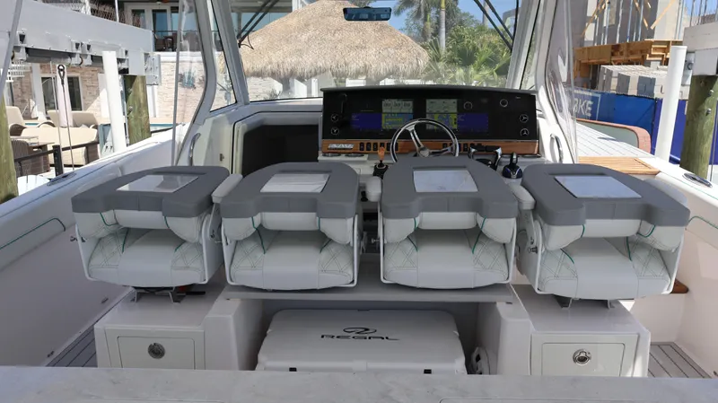 Slide: The Image of Regal 38 SAV 2022 - 54