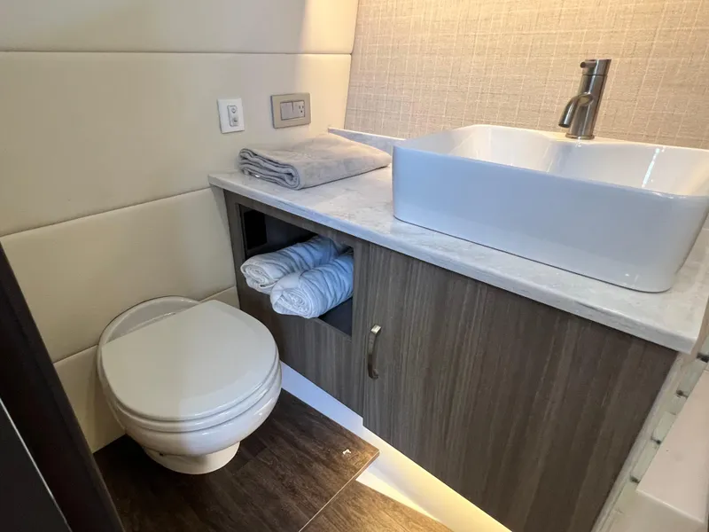 Slide: The Image of Regal 38 SAV 2022 - 67