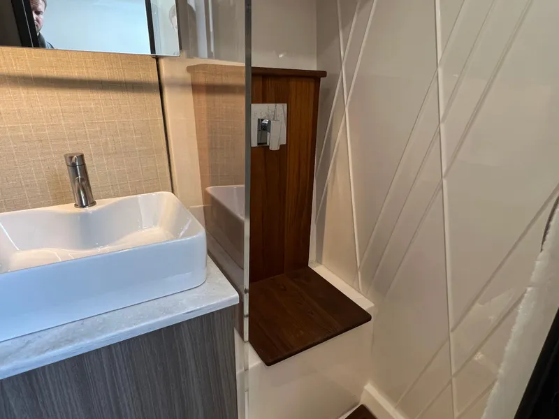 Slide: The Image of Regal 38 SAV 2022 - 68