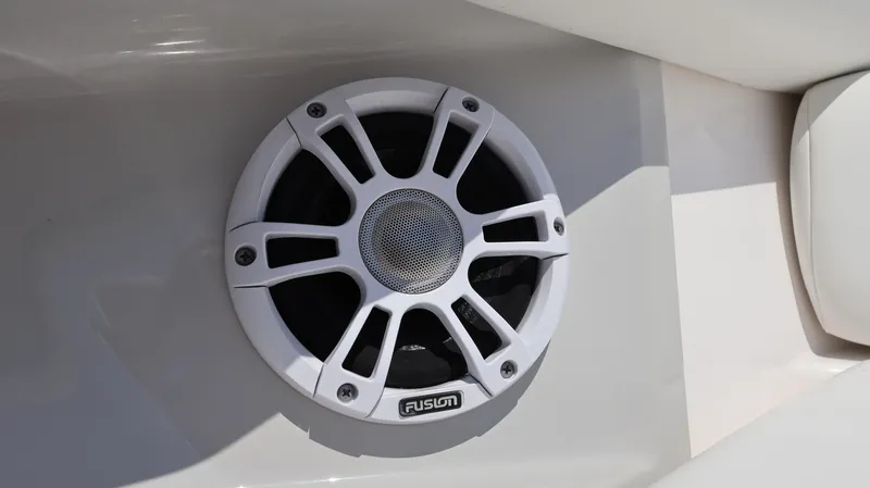 Slide: The Image of Regal 38 SAV 2022 - 74