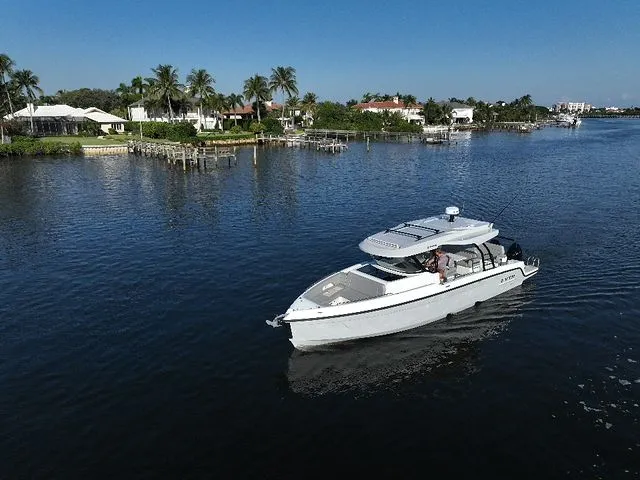 Slide: The Image of Cruisers 38 VTR 2026 - 22