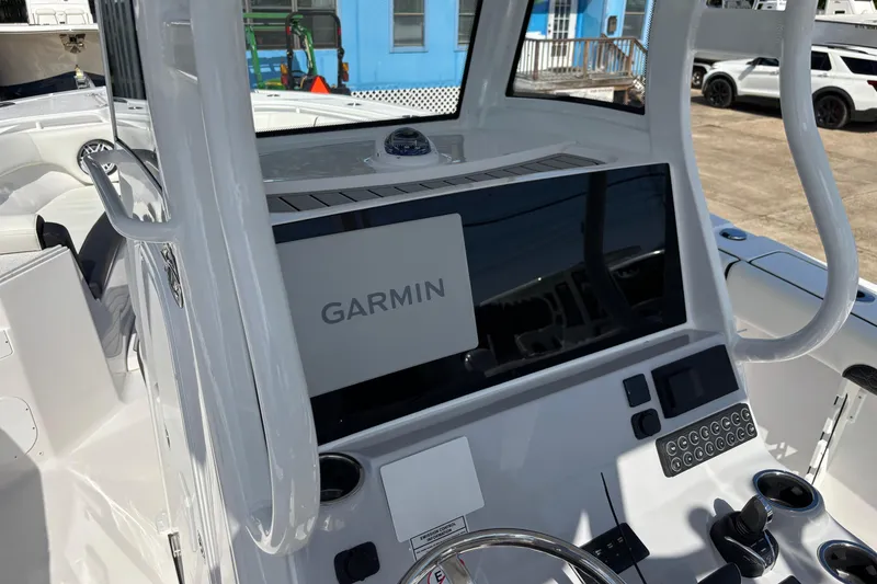 Slide: The Image of 2026 TIDEWATER 282 CENTER CONSOLE ADVENTURE LEANING POST LIVEWELL CLOSED - 11