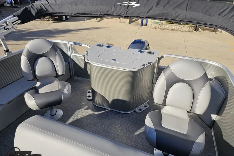 Slide: The Image of 2022 Bennington SX 21 Fishing boat interior with seating and console. - 102