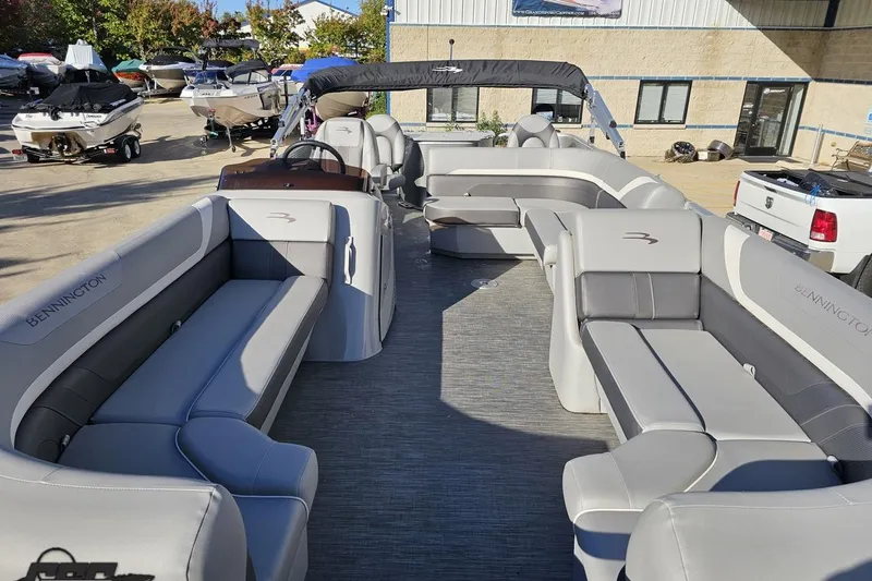 Slide: The Image of 2022 Bennington SX 21 Fishing boat with spacious seating and modern design. - 18
