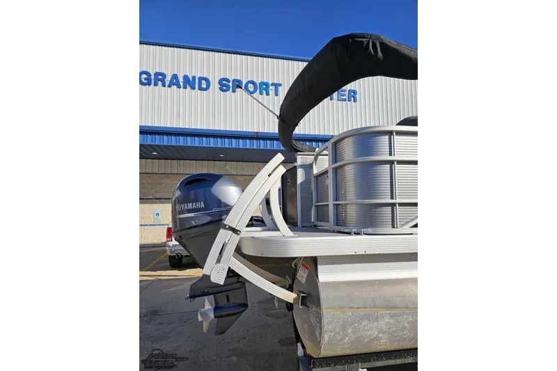 Slide: The Image of 2022 Bennington SX 21 Fishing boat with Yamaha motor at Grand Sport Center. - 34