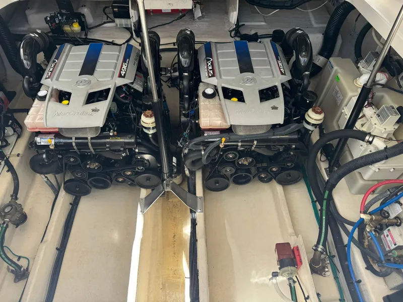 Slide: The Image of Sea Ray Sundancer 370 2010 - 28