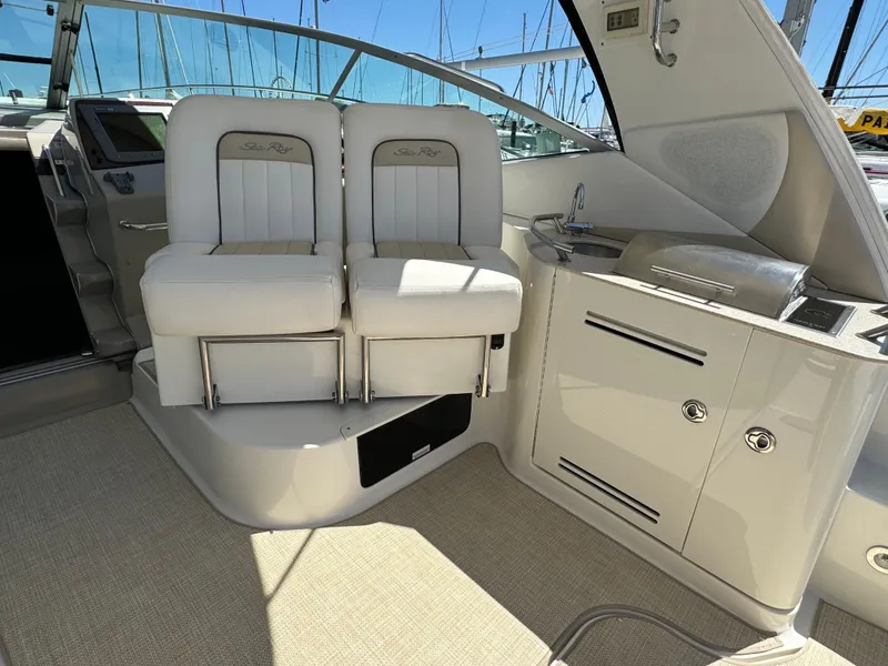 Slide: The Image of Sea Ray Sundancer 370 2010 - 6
