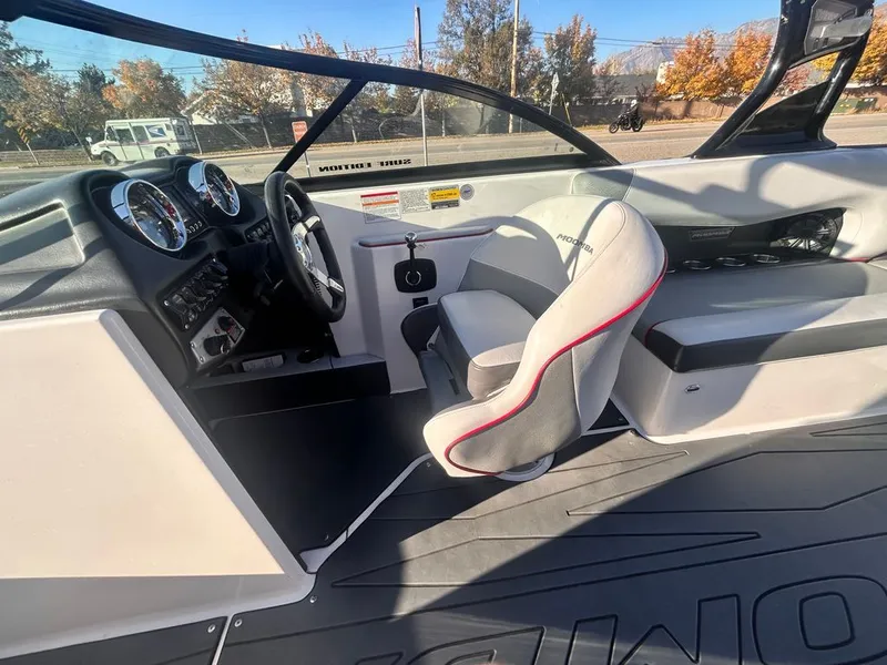 Slide: The Image of Moomba Mojo 2016 - 14