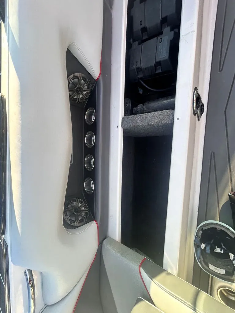 Slide: The Image of Moomba Mojo 2016 - 22