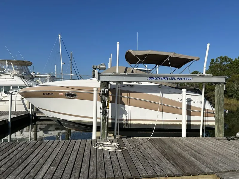 The Image of Four Winns 258 Vista 2008 - 0