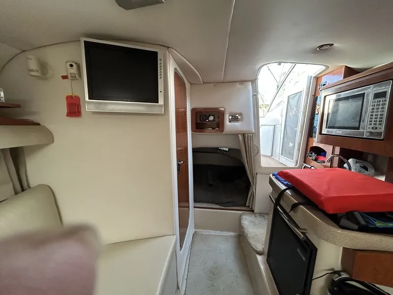 Slide: The Image of Four Winns 258 Vista 2008 - 10