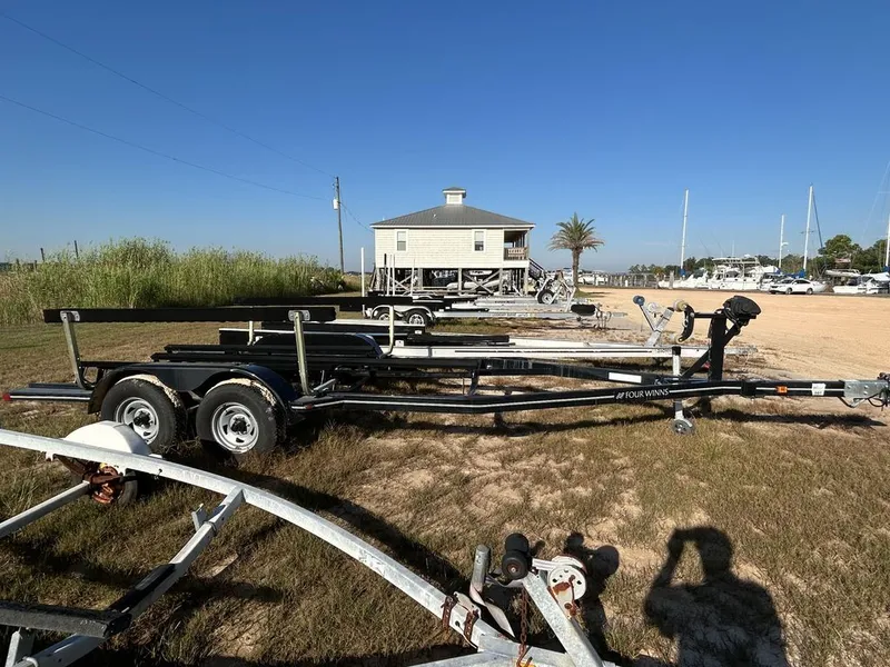 Slide: The Image of Four Winns 258 Vista 2008 - 21