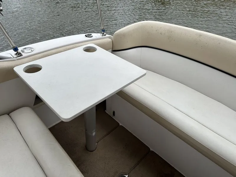 Slide: The Image of Four Winns 258 Vista 2008 - 3