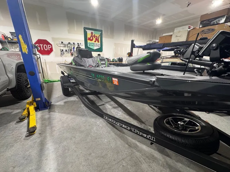 Slide: The Image of Ranger Boats RT188 2023 - 1